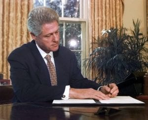 Bill Clinton signed Executive Order No. 13526 Ballooning National Security Staff to Hide Corruption and Enable a Globalist Takeover