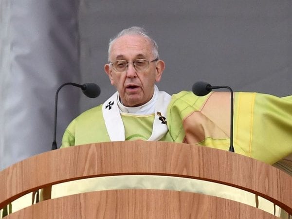 Pope in Ireland: Francis faces Call to Resign over Abuse Cover-up Claim