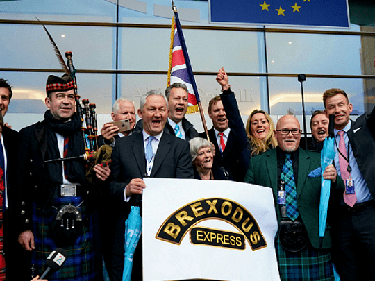 Brexit Party Leaves EU for Last Time, Carrying Union Jack ‘Home’