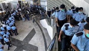 Hong Kong Police Raid Pro-Democracy Newspaper ‘Apple Daily’, Arrest Five Executives